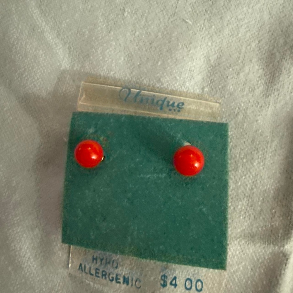 Unique NY Vintage Red Glass Stud Earrings Hypoallergenic Round Ball Studs